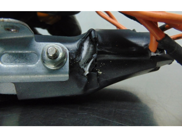 Подушка безопасности в сиденье Volvo V70