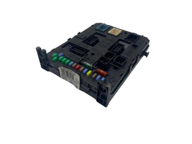 Блок предохранителей 966689558002   Peugeot 5008    