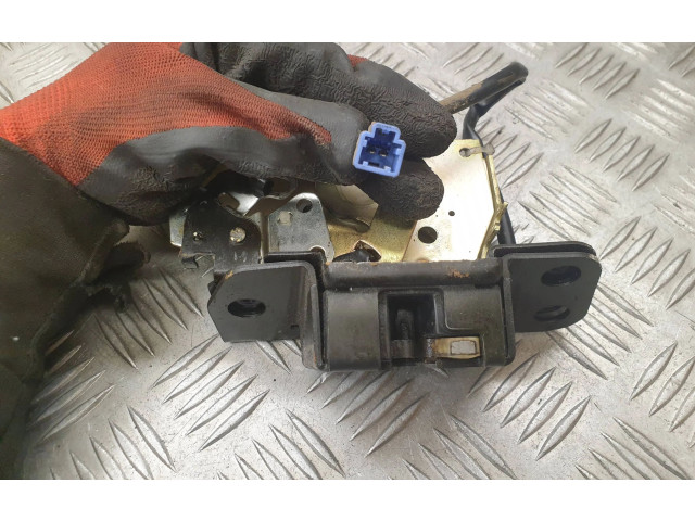 Замок багажника     Honda Jazz 2002 - 2008 года