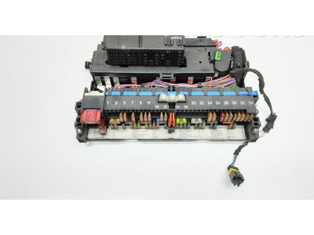 Блок предохранителей 8364530   BMW 3 E46    
