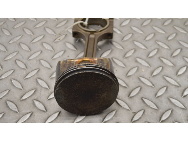  Поршень D 4204 T23   Volvo XC90  