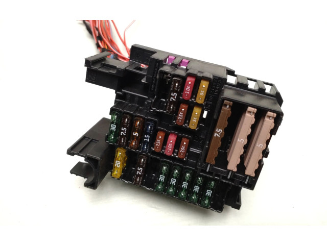 Блок предохранителей  A2135400414, 2041056730   Mercedes-Benz EQC    