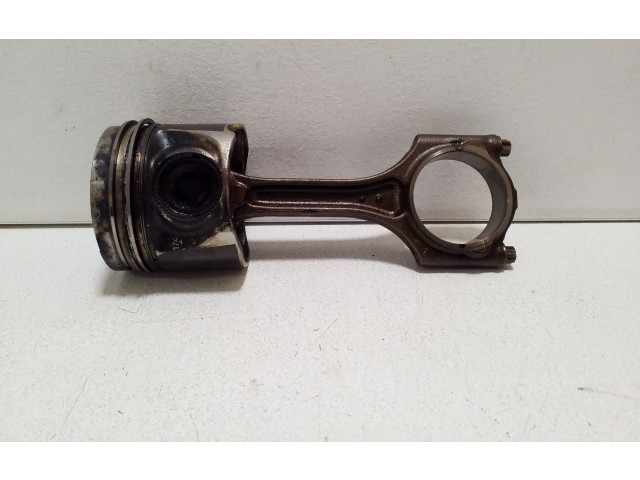  Поршень с шатуном  82L175  Volvo XC60  