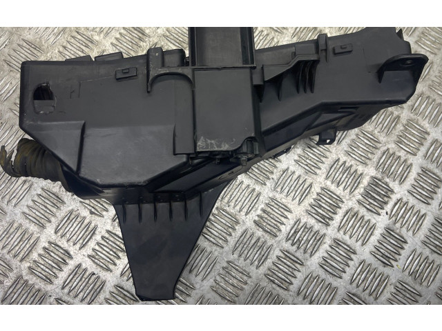 Блок предохранителей  9494210   Volvo V70    