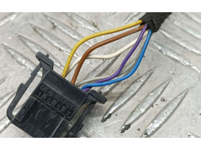 Зеркало электрическое        Skoda Fabia Mk3 (NJ)  2015 - 2021 года   