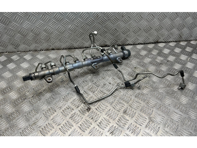 Vstřikovací lišta 8571569, 000443 BMW 5 G30 G31 B57D30A