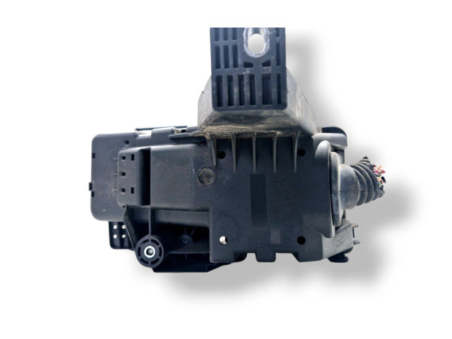 Блок предохранителей  30728132   Volvo S80    