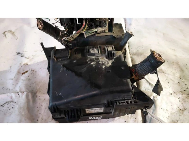 Блок предохранителей 512270028, 51227-0028 Mitsubishi Grandis