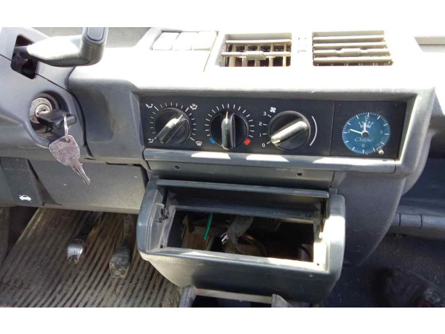 Блок управления климат-контролем    Renault Clio I