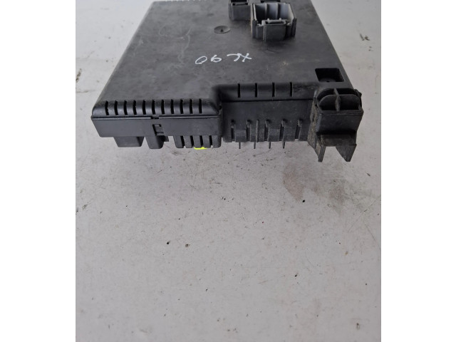 Pojistková skříňka 30728512, 28017881 Volvo XC90 2007