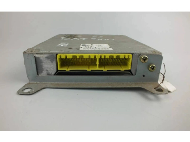 Блок управления двигателя F2G218881A Mazda 626