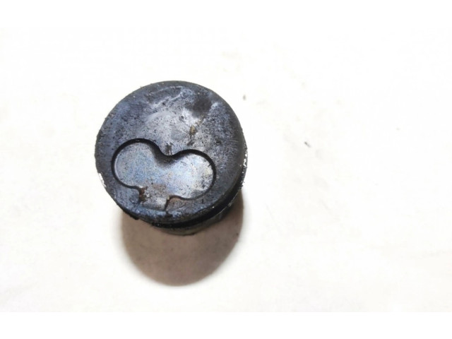  Поршень  79v101, m401  Volkswagen PASSAT B4  