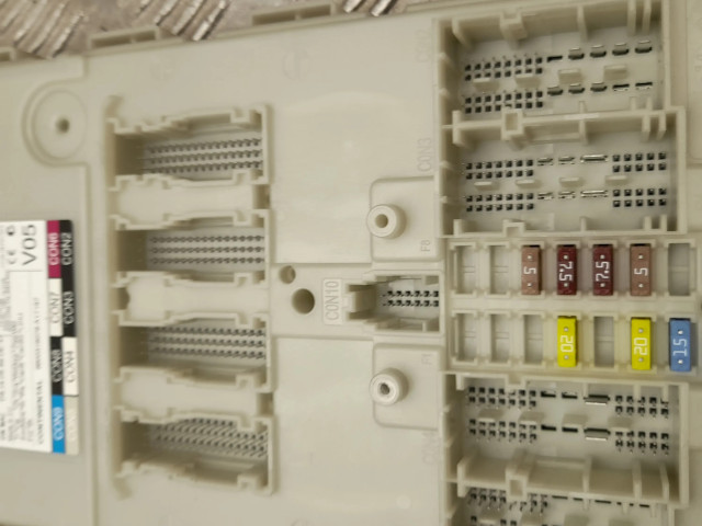 Pojistková skříňka 8800390 BMW 5 G30 G31 2017