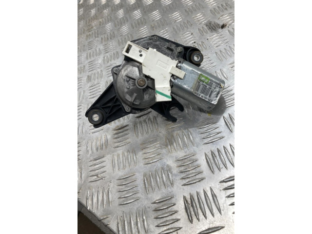 Моторчик заднего дворника 8200734582    Dacia Duster