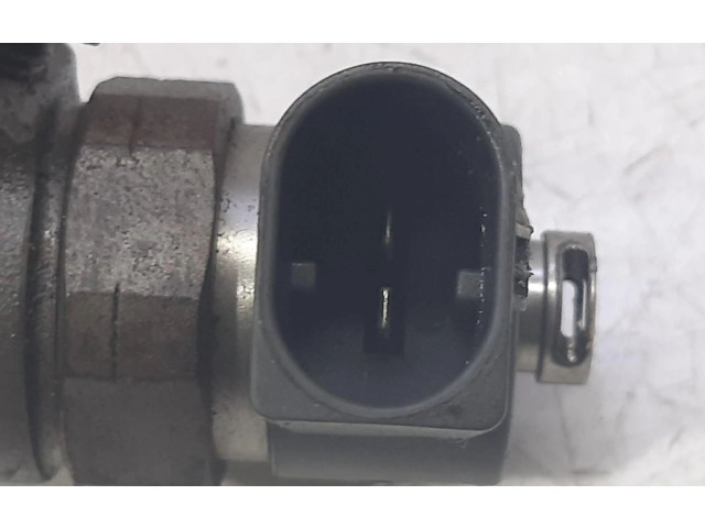 Vstřikovač 0445110157   Audi A8 S8 D3 4E     