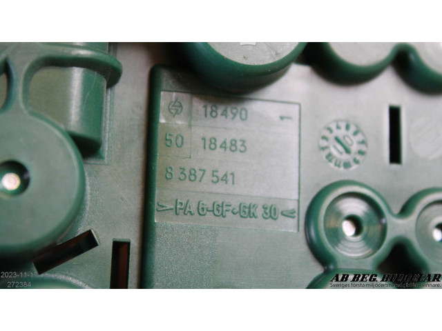 Pojistková skříňka BMW 5 E39 2001