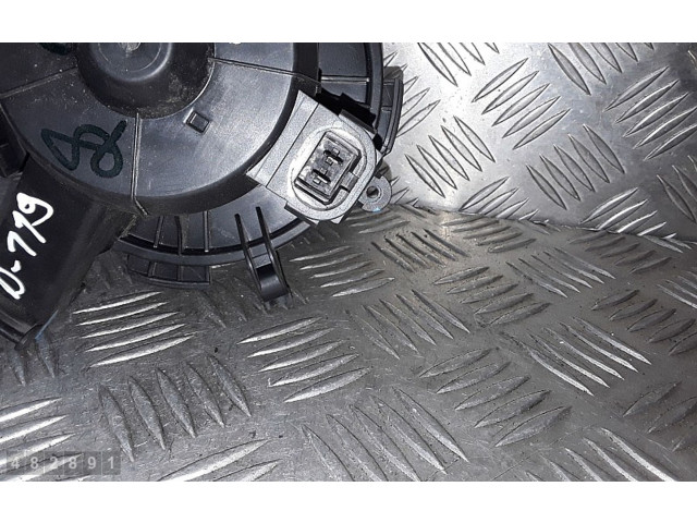 Вентилятор печки       Dacia Duster