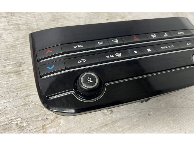Блок управления климат-контролем 18C858 Jaguar XE