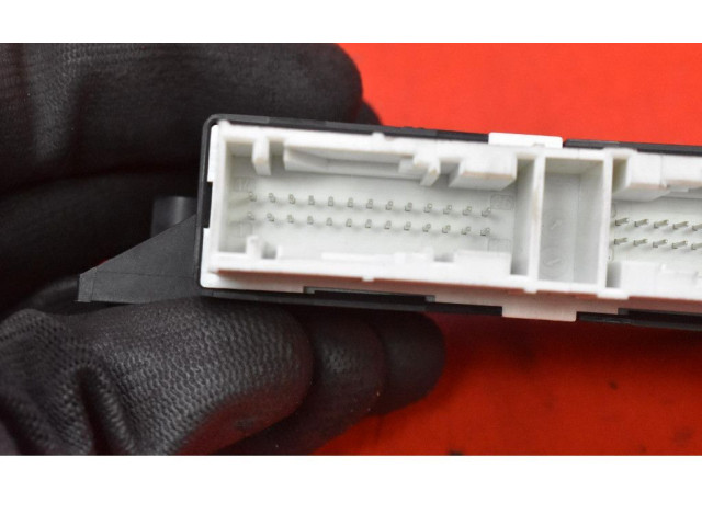 Блок управления двигателем ECU 5QA919294G, 5QA919294G Skoda Octavia 985