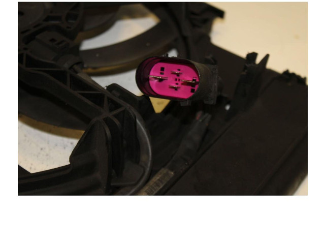 Вентилятор радиатора     8K0121003M    Audi Q5 SQ5 