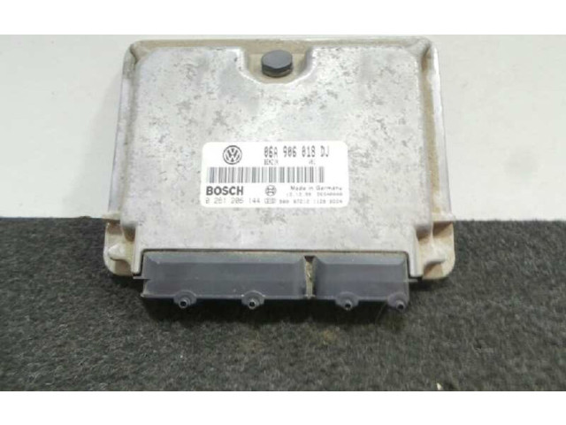 Блок управления BOSCH   Skoda Octavia Mk1 (1U)