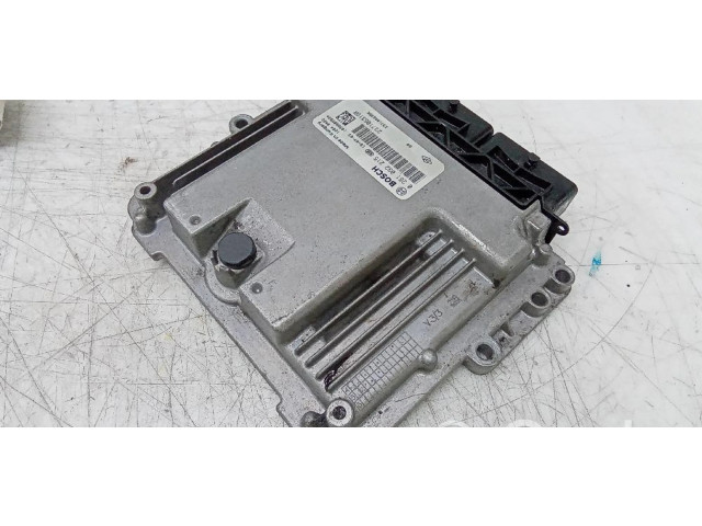 Блок управления двигателя 237106319R Dacia Duster