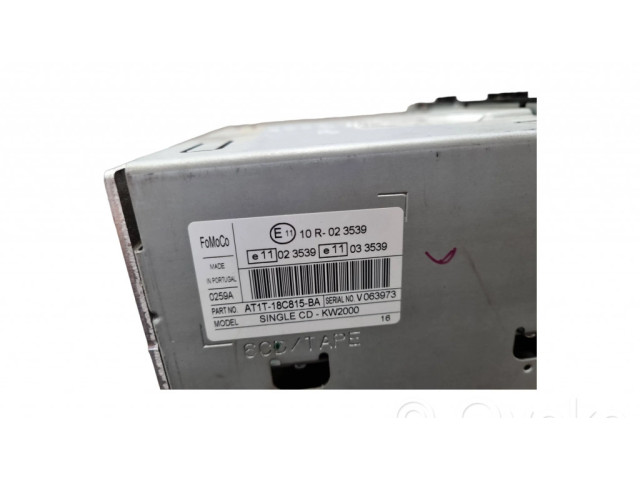 Радио/ проигрыватель CD/DVD / навигация