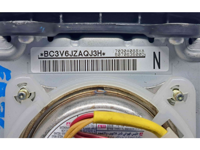 Подушка безопасности водителя 7030A088XA Mitsubishi Outlander