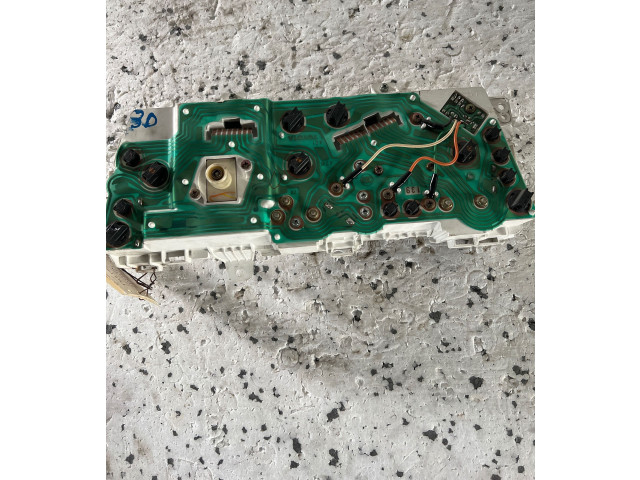 Přístrojová deska Toyota Starlet (P70) III 1987