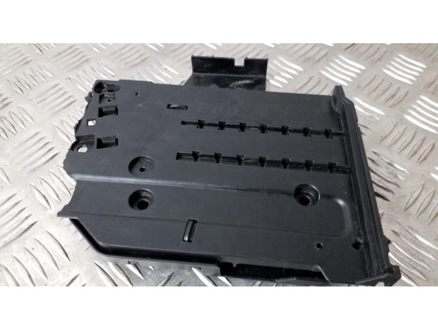 Блок предохранителей AV6T14A067BC   Ford Focus    