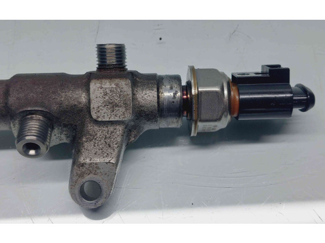 Топливная рампа 03L089N   Volkswagen PASSAT B7  