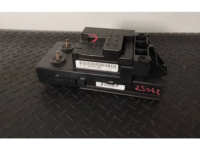 Блок предохранителей  1L1T-14A067-AB, 003068230   Ford F150    