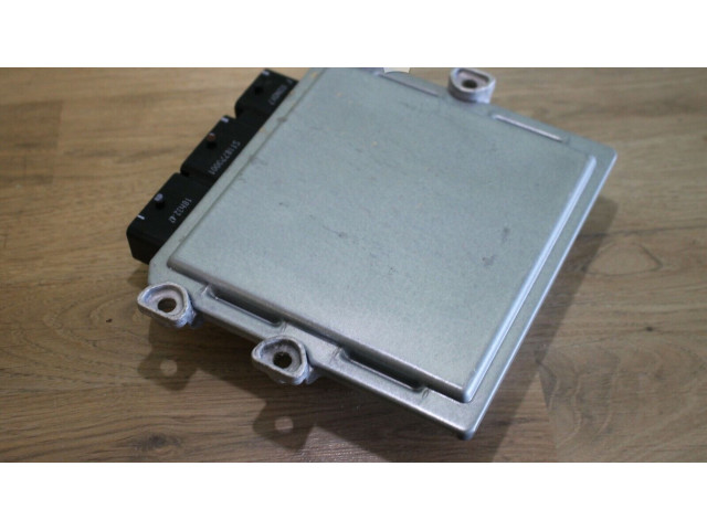 Блок управления двигателя 31211071   Volvo V50