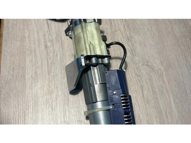 Притягиватель задней крышки