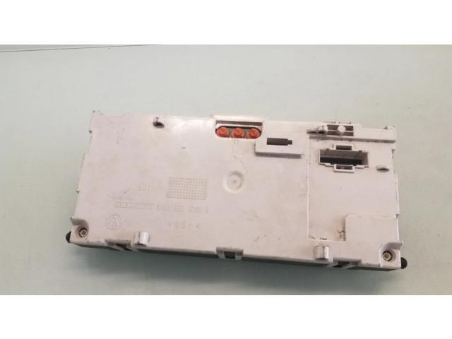 Панель приборов 1H0919864K   Volkswagen Golf III       