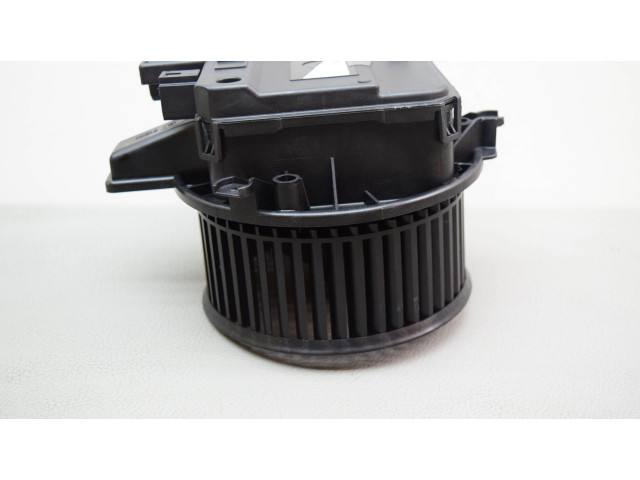 Вентилятор печки 4M2820021C Audi Q5 SQ5