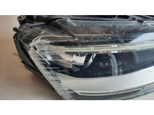 Передняя фара  