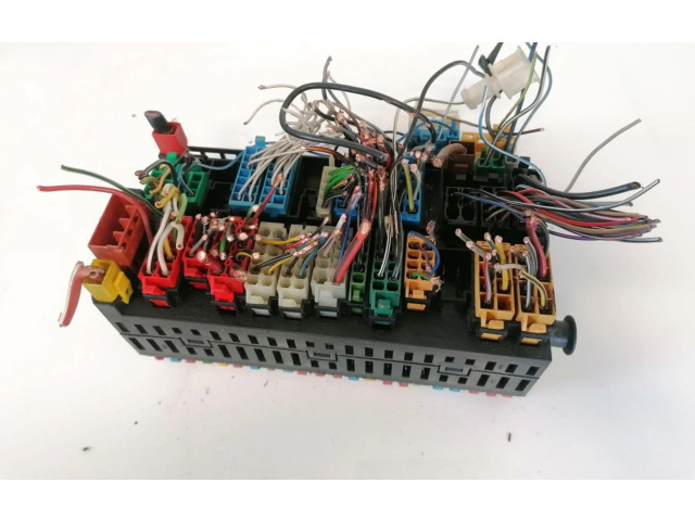 Pojistková skříňka Volkswagen Vento 1995