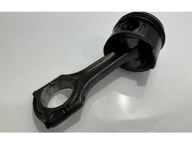 Píst Mercedes-Benz E W211 648.961