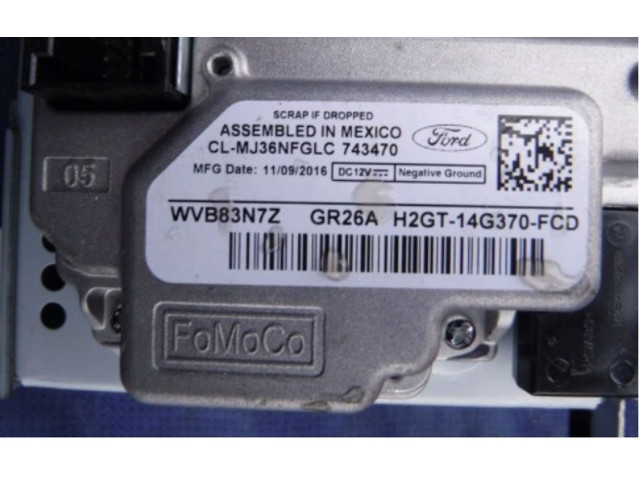 Радио/ проигрыватель CD/DVD / навигация