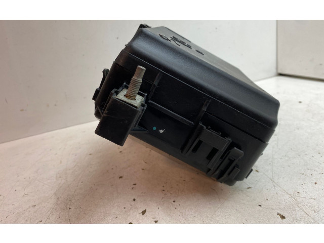 Блок предохранителей  670035172   Maserati Levante    