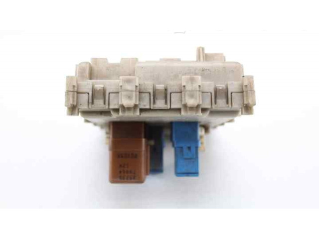 Блок предохранителей 243505M300 Nissan Almera N16