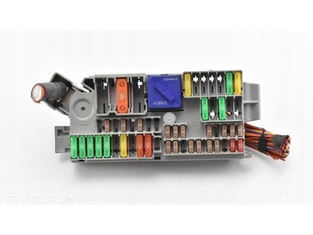 Pojistková skříňka 6807487 BMW 3 G20 G21 2019