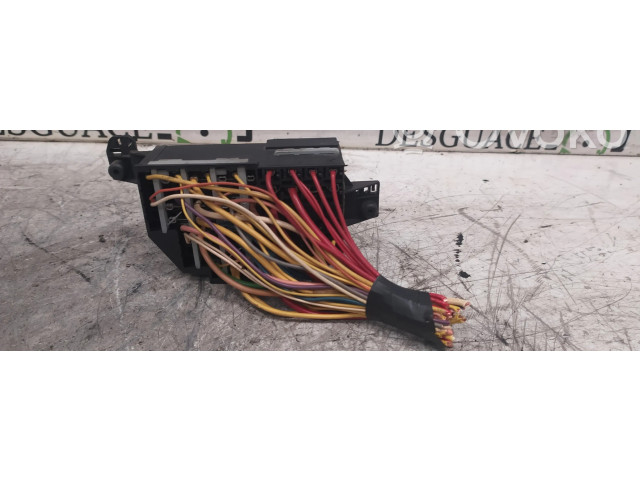 Блок предохранителей 7703297597C Dacia Sandero