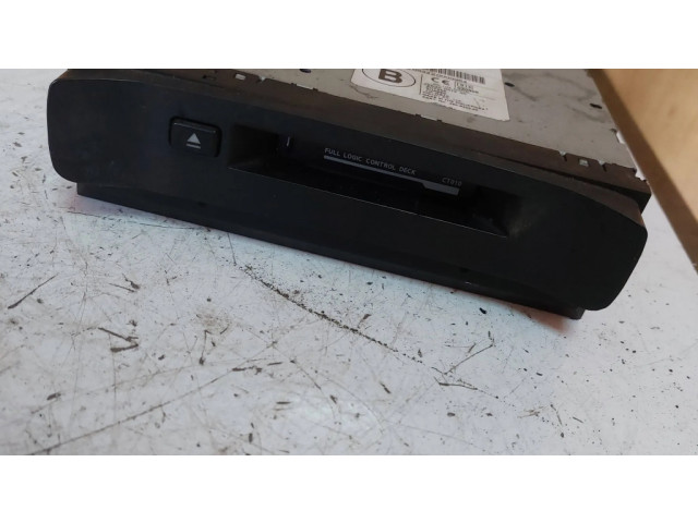 Радио/ проигрыватель CD/DVD / навигация