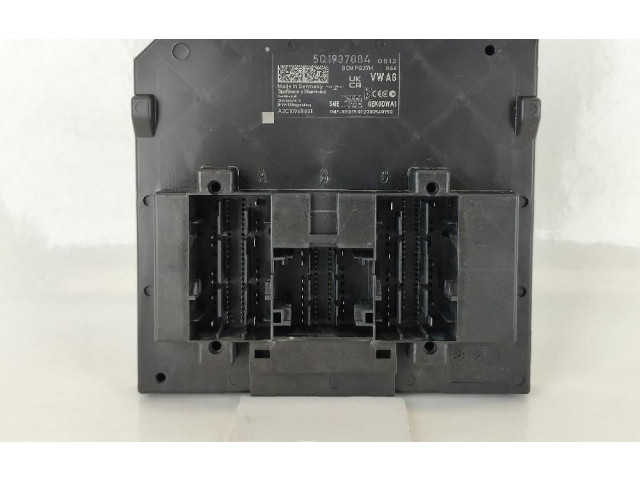 Блок предохранителей 5Q1937084 Audi A1