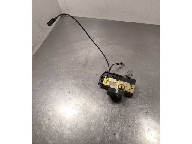 Zámek zadních dveří 30649102, 04372068 Volvo XC90 2004