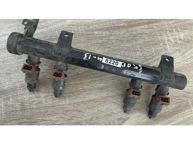 Vstřikovací lišta 047133319, 047133321J   Skoda Fabia Mk1 (6Y)     