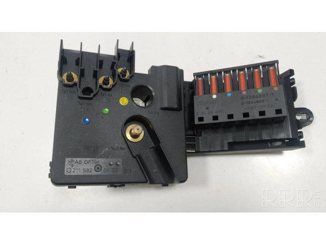   Pojistková skříňka 2119820402, 013948371   Mercedes-Benz CLS C219 2008