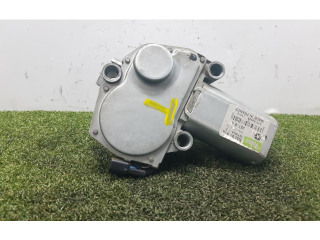 Моторчик заднего дворника 53007512 Chrysler Voyager